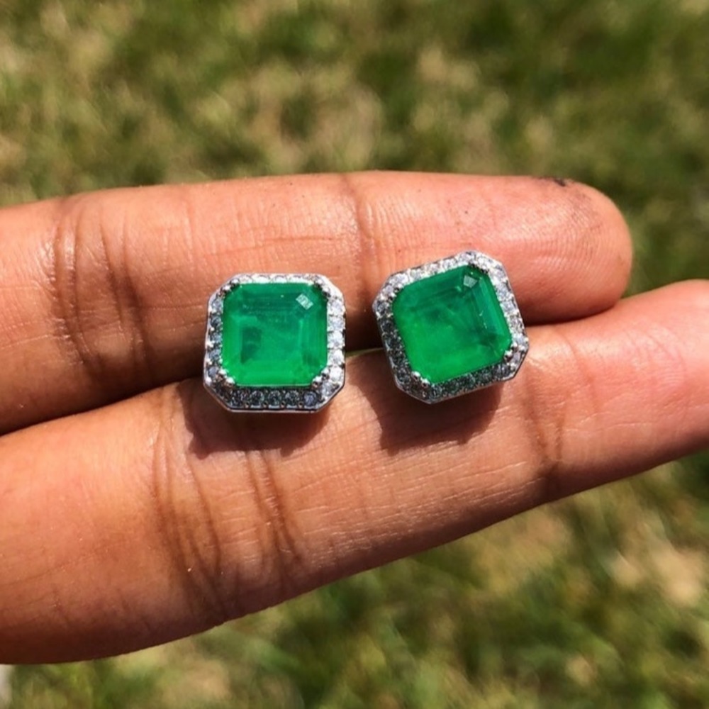 Gorgeous emerald 2ct square studs silver plated - Picture 3 of 11